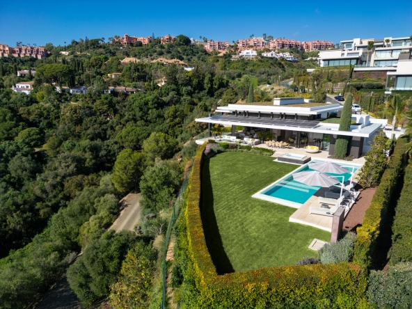 THE HILLS0